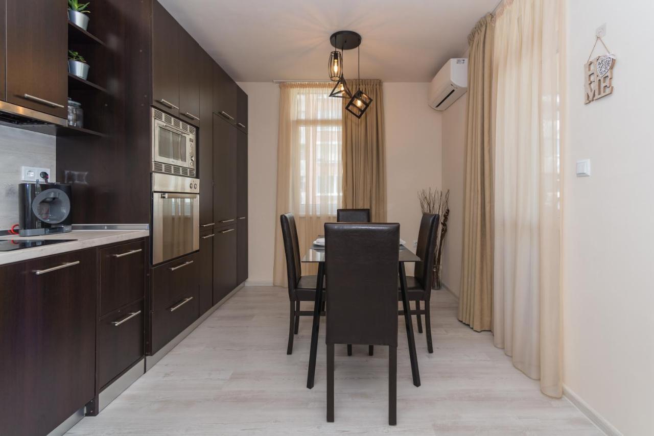 Alma Apartment - Stylish 1Bd Flat With Balcony By Flat Mаnager Plovdiv Kültér fotó
